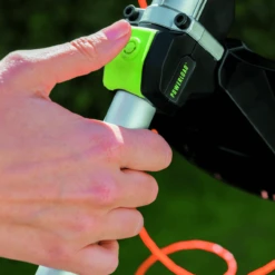 EGO ST1400E-ST Cordless Strimmer 35cm -Cheap Blade Spray Store EGOLinetrimmerpowerloadStep3 1