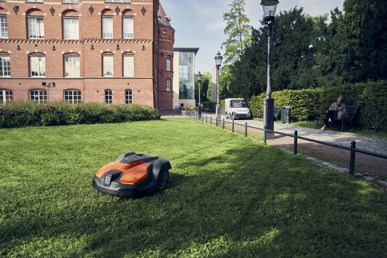 Husqvarna Automower 520 EPOS Robotic Lawn Mower 5 Husqvarna Automower 520 EPOS Robotic Lawn Mower - Image 3